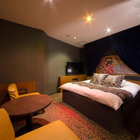 ホテル ベニ ウエスト 大人専用 Ōsaka Extérieur photo