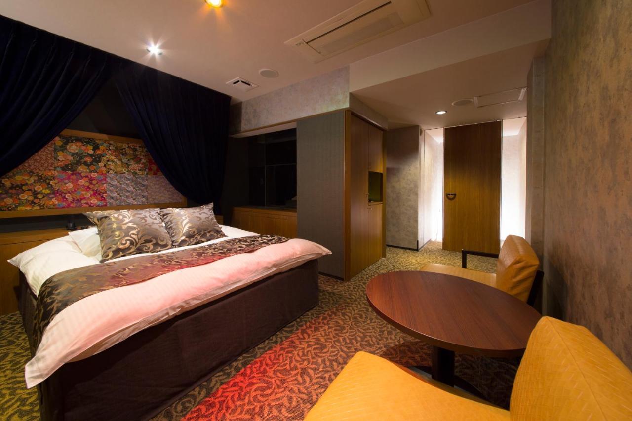 ホテル ベニ ウエスト 大人専用 Ōsaka Extérieur photo