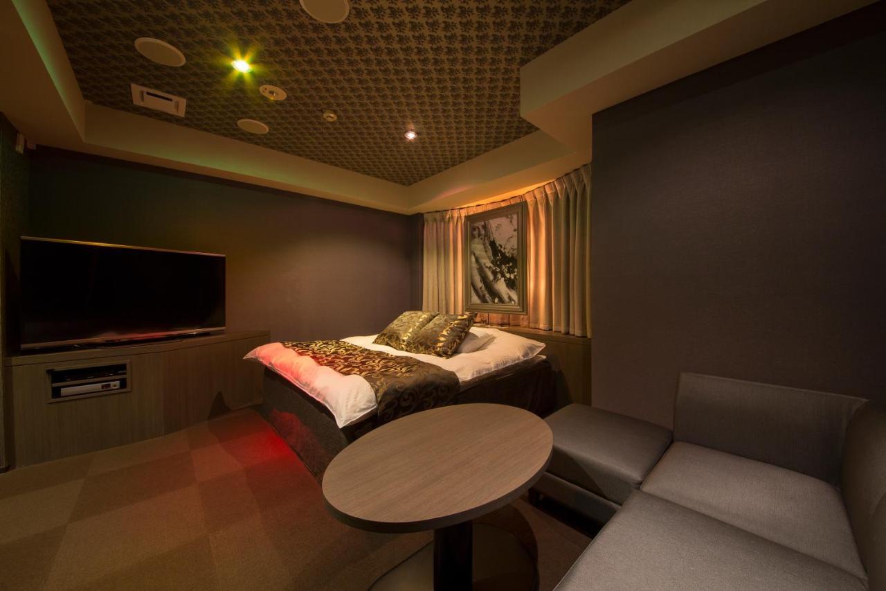 ホテル ベニ ウエスト 大人専用 Ōsaka Extérieur photo