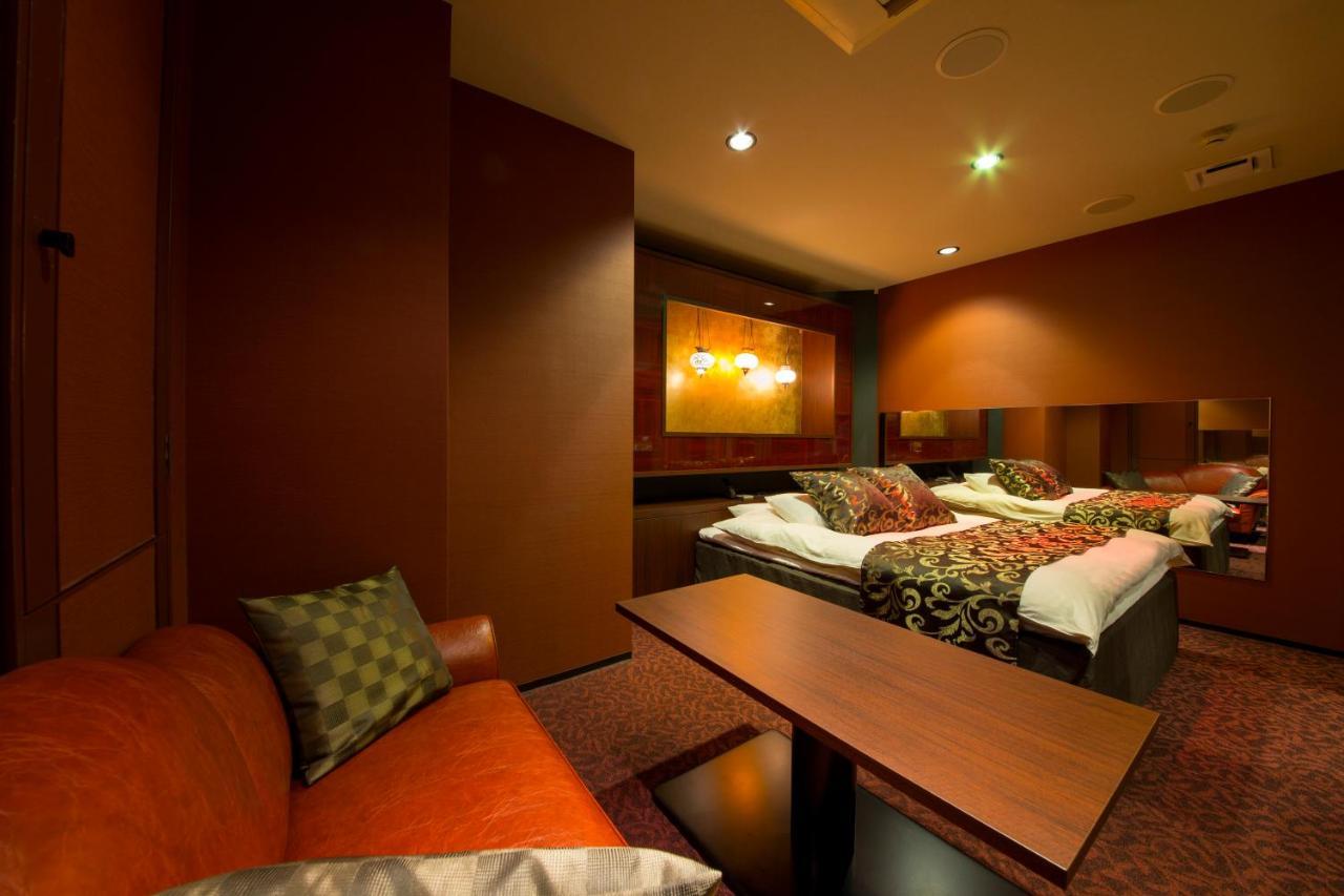 ホテル ベニ ウエスト 大人専用 Ōsaka Extérieur photo