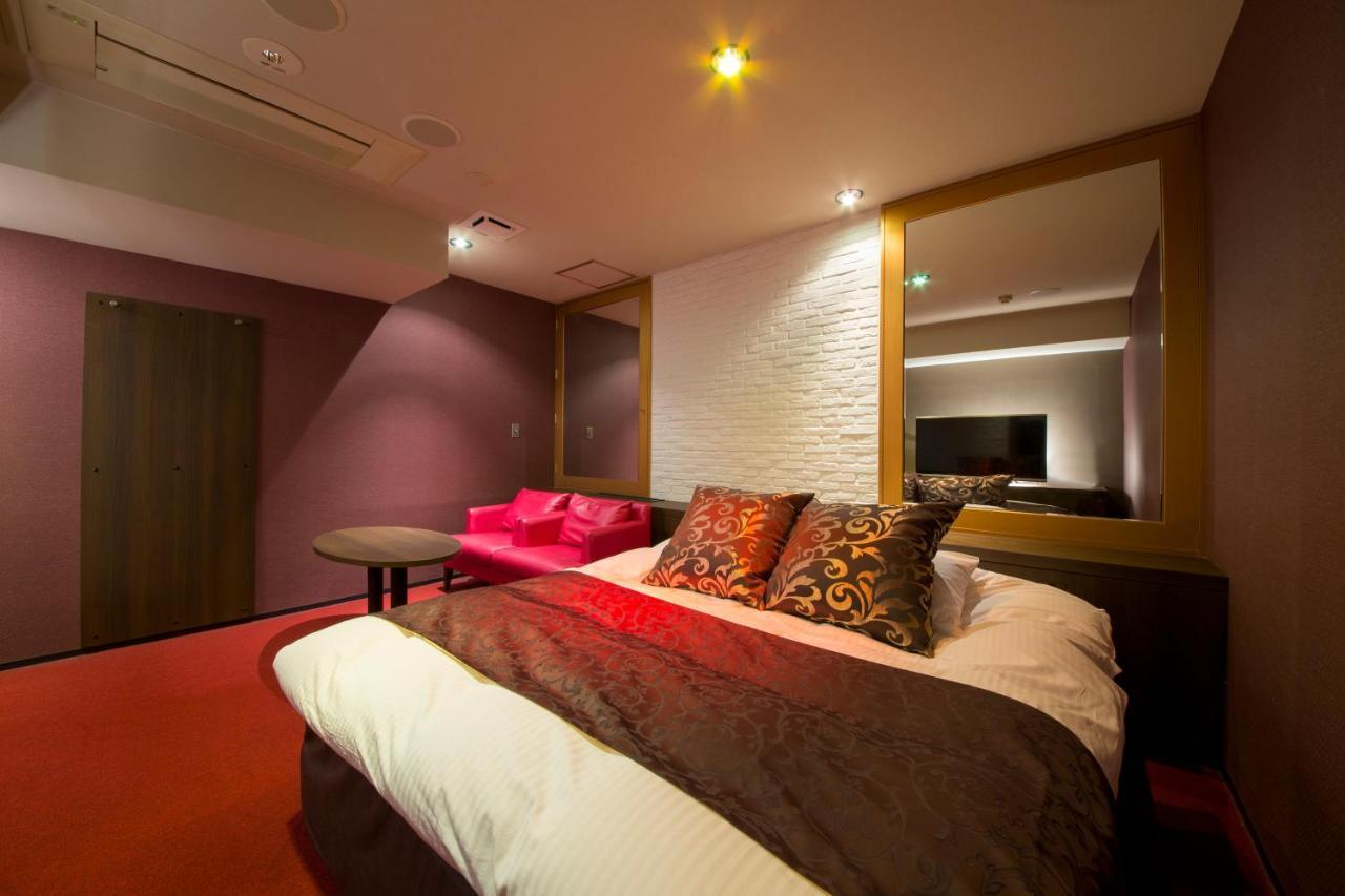 ホテル ベニ ウエスト 大人専用 Ōsaka Extérieur photo