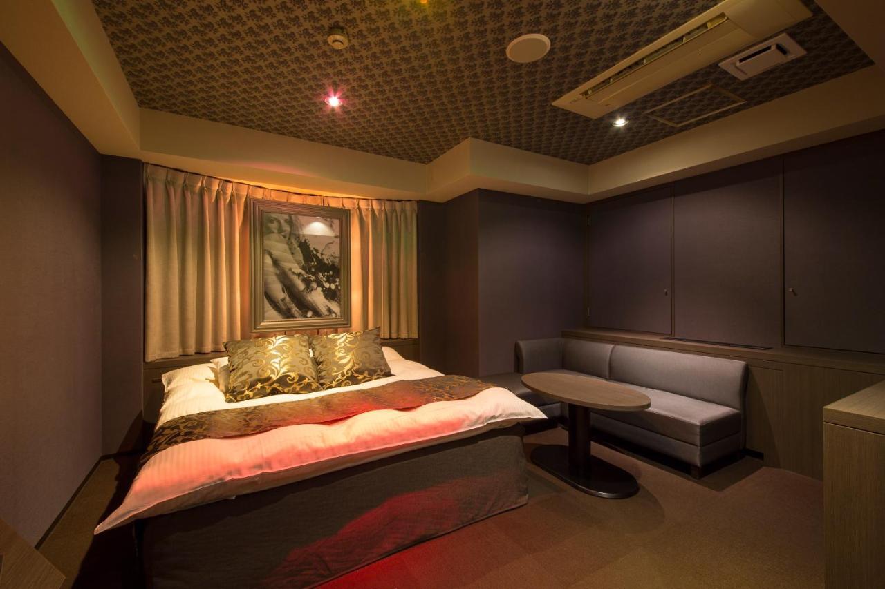 ホテル ベニ ウエスト 大人専用 Ōsaka Extérieur photo