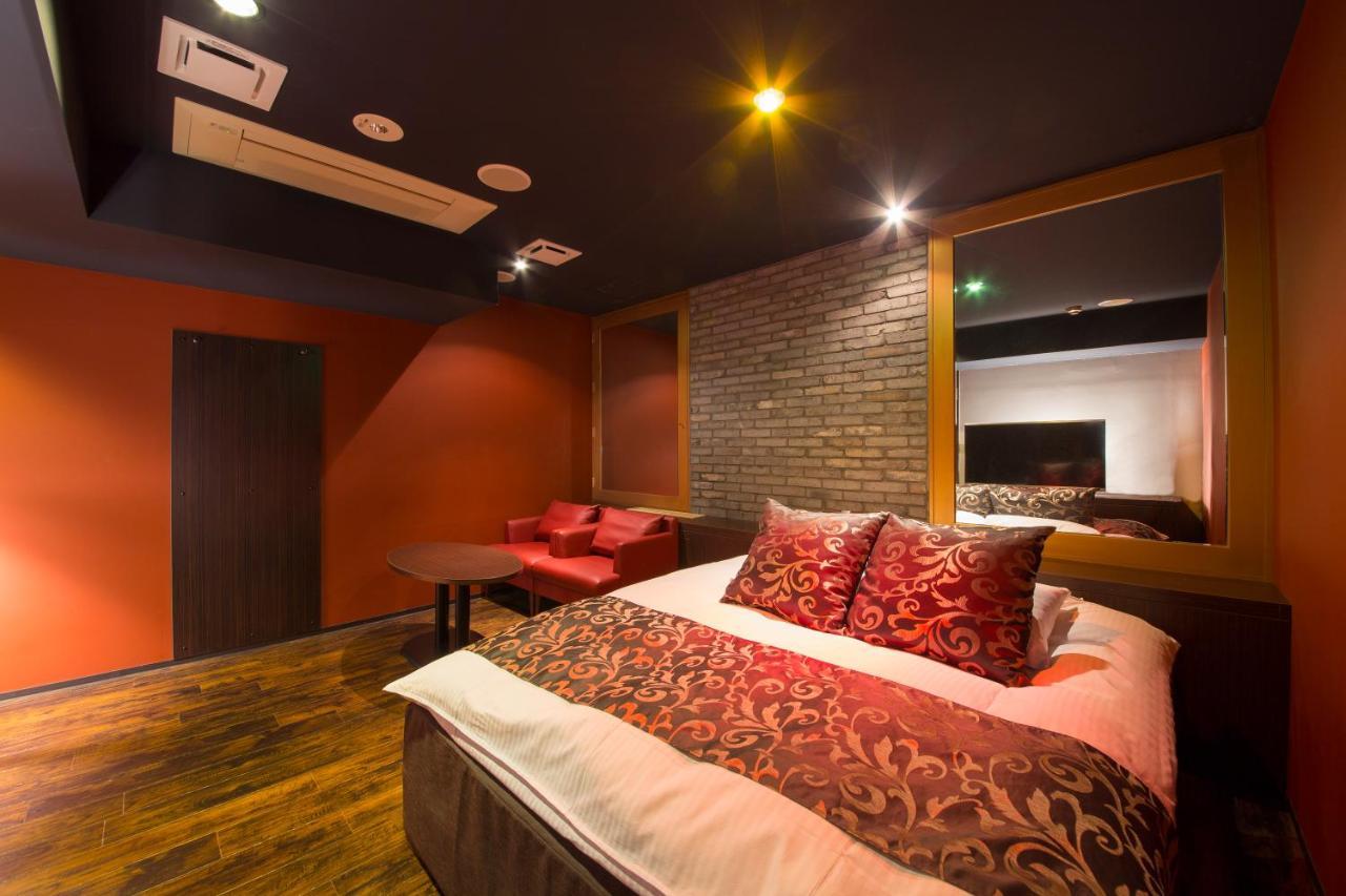 ホテル ベニ ウエスト 大人専用 Ōsaka Extérieur photo