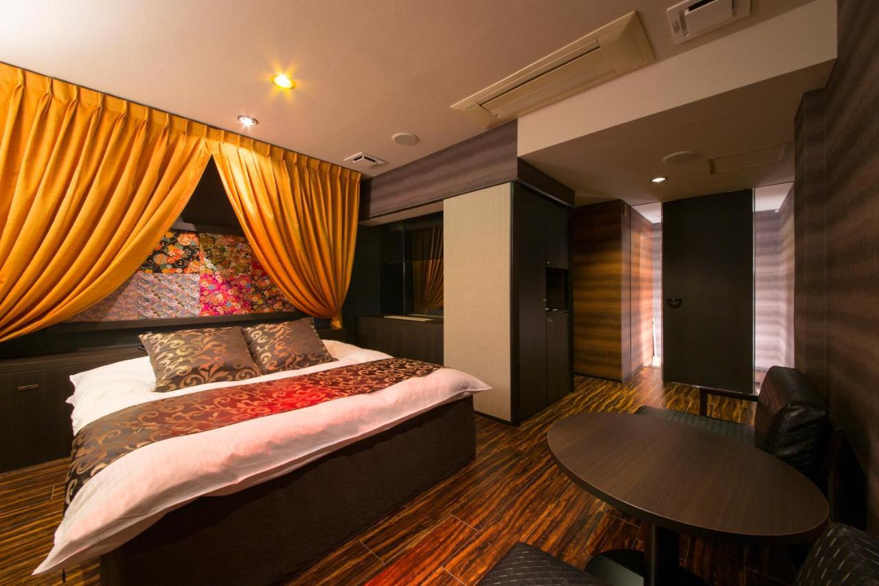 ホテル ベニ ウエスト 大人専用 Ōsaka Extérieur photo