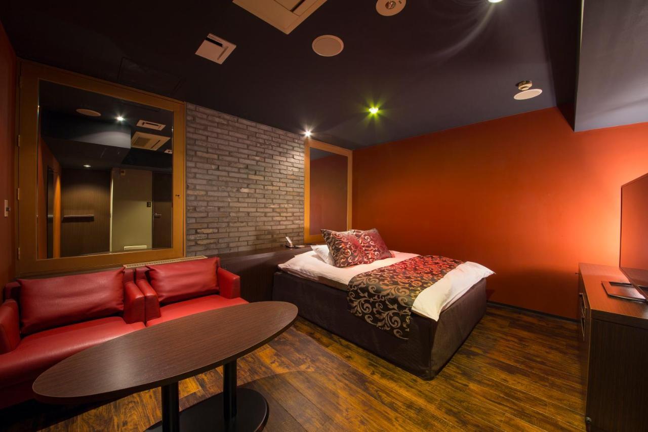 ホテル ベニ ウエスト 大人専用 Ōsaka Extérieur photo