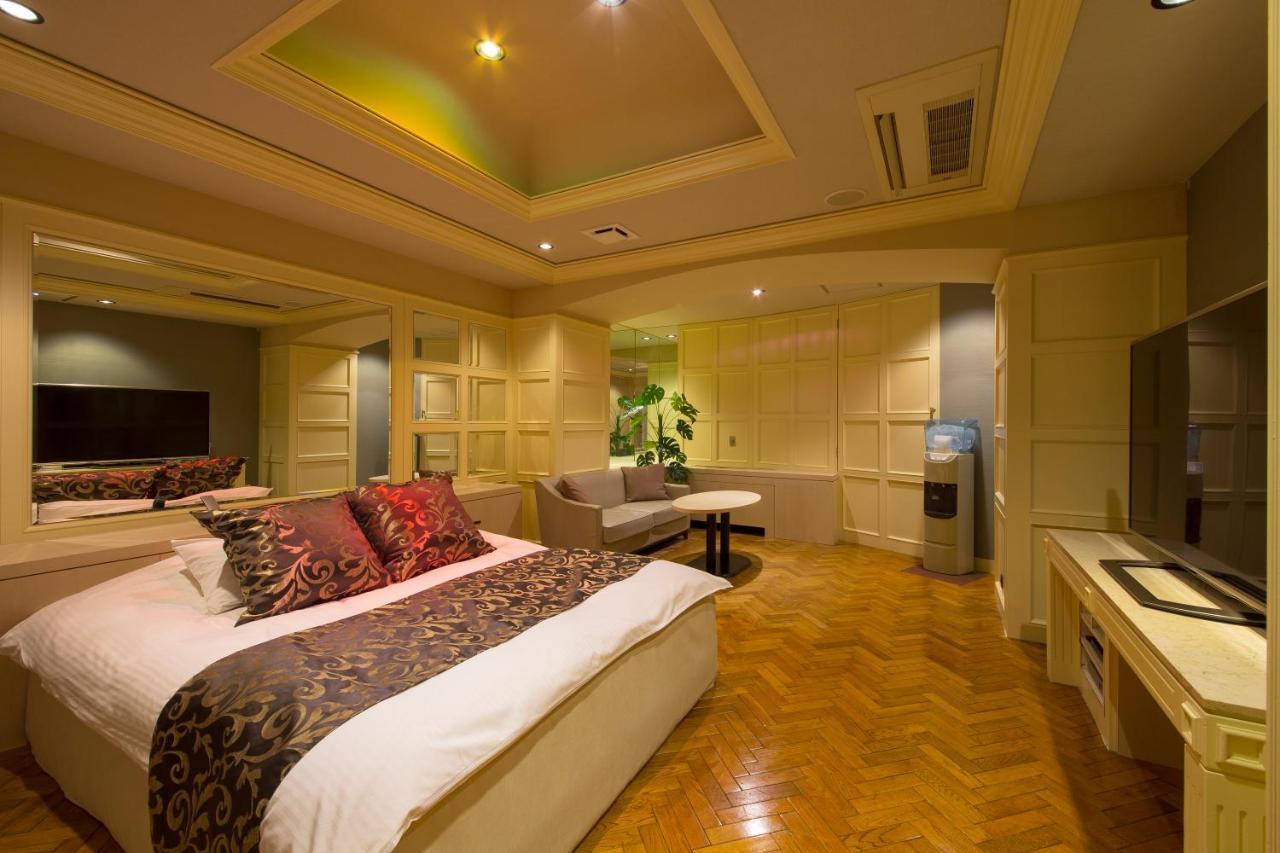 ホテル ベニ ウエスト 大人専用 Ōsaka Extérieur photo