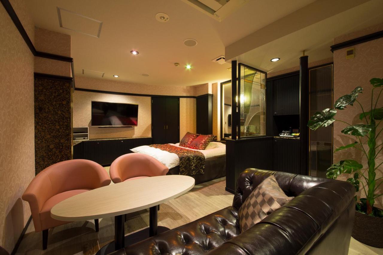 ホテル ベニ ウエスト 大人専用 Ōsaka Extérieur photo