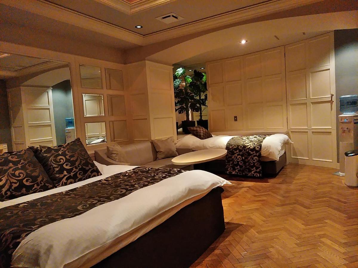 ホテル ベニ ウエスト 大人専用 Ōsaka Extérieur photo